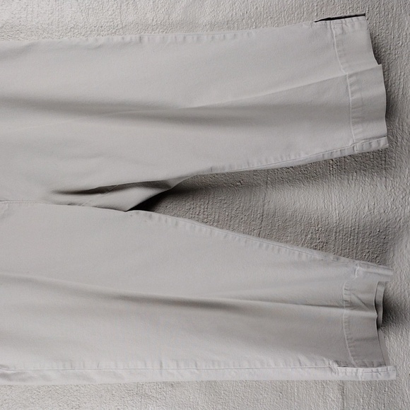 Woolrich Cotton Stone High Rise Zipper Front Straight Leg Casual Capris Pant - Picture 3 of 15